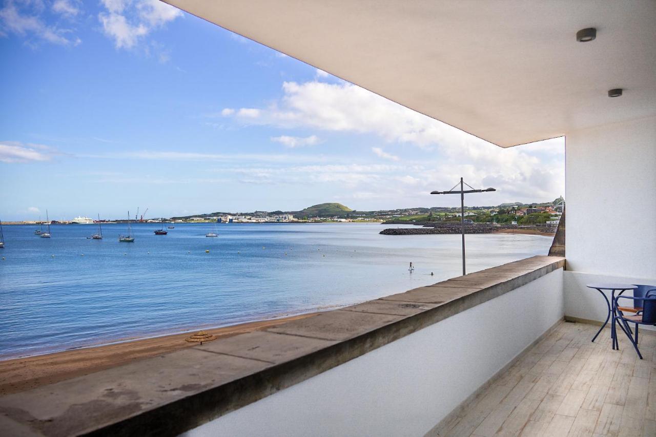 Facing Bay Praia da Vitoria
